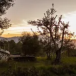 Lodge Casa Florestal - The Hobbit House *